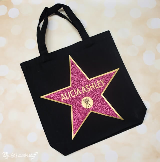 Walk of Fame Swag Bag - the perfect party favor for an Oscars party! Fill with all sorts of fun goodies for your guests and make them feel like a star!