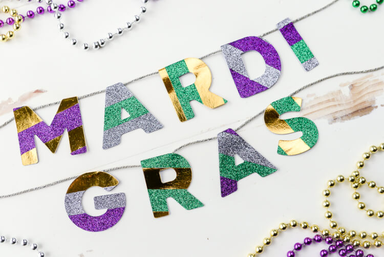 how to make a mardi gras garland