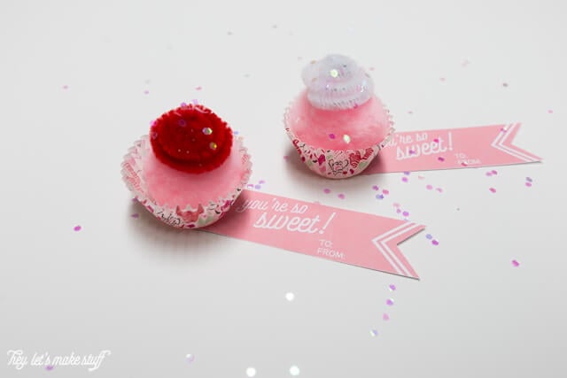mini cupcake valentines with free printables
