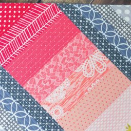 Using the quilt-as-you-go (QAYG) technique, you can make this easy Seaside Boardwalk quilt block! A fun sewing project that makes a great pillow or bag.