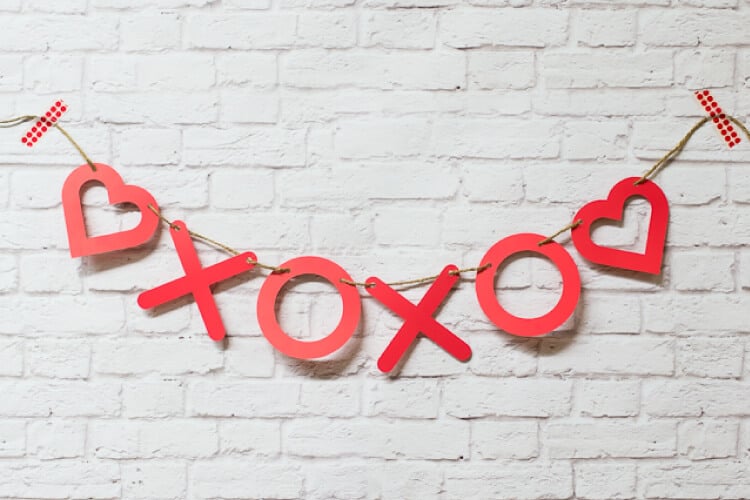 XOXO DIY heart garland