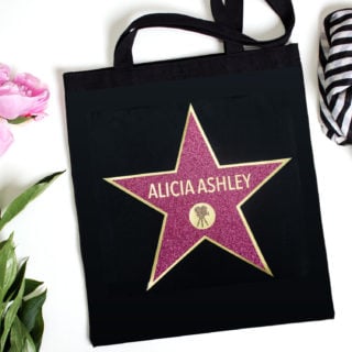 This Hollywood Walk of Fame Swag Bag is the perfect party favor for an Oscar party! Fill with all sorts of fun goodies for your guests and make them feel like a star! Includes an updated tutorial for making your own personalized star in Cricut Design Space.