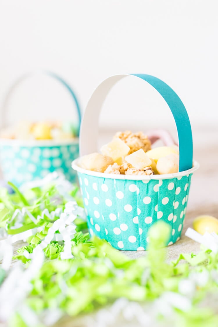 Quilted Easter Table Topper from Selvages Hey, Let's Make Stuff