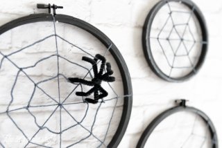 Turn some simple craft supplies into spooky Halloween spider hoops!