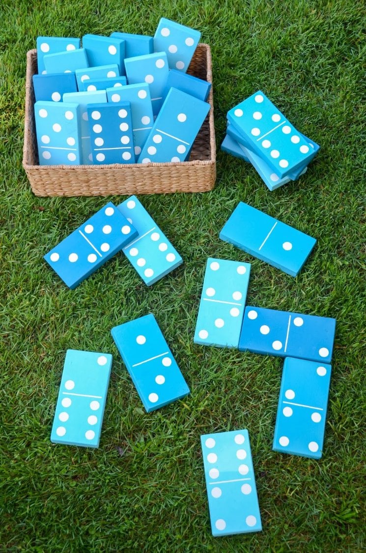 If you're having an outdoor wedding, lawn games are a fun way to make sure your guests are totally entertained! Great for cocktail hours and receptions.