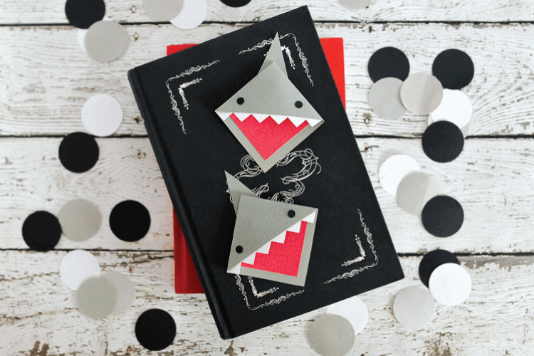 Make these happy little "shark mark" bookmarks! Great for celebrating Shark Week or for any time you're diving into a particularly delicious book.