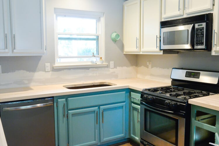 empty kitchen counters before installing countertops