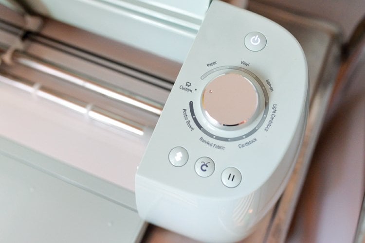 Image of the setting dial on a Cricut machine