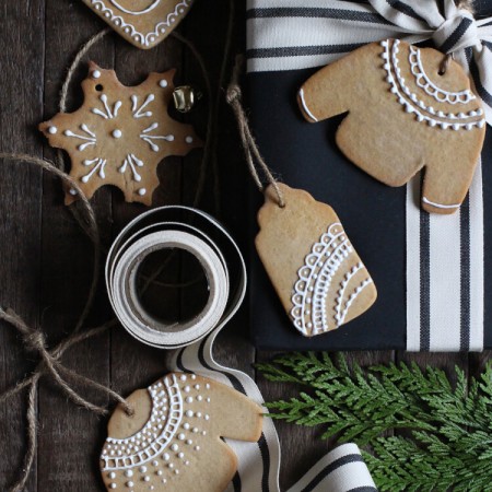 Ribbon and gingerbread present toppers