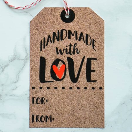 Christmas gift tag that says, "Handmade with Love"