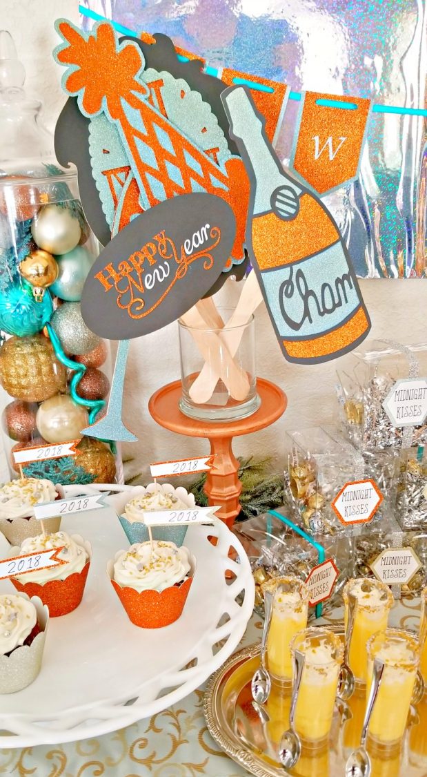 New Year\'s Eve party decor