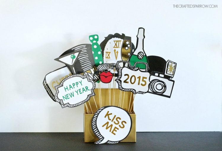 Photo booth props for New Year\'s Eve