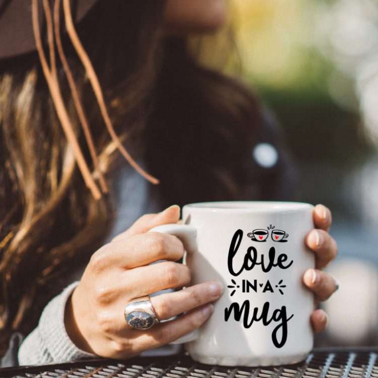 Amor en una taza Valentine SVG