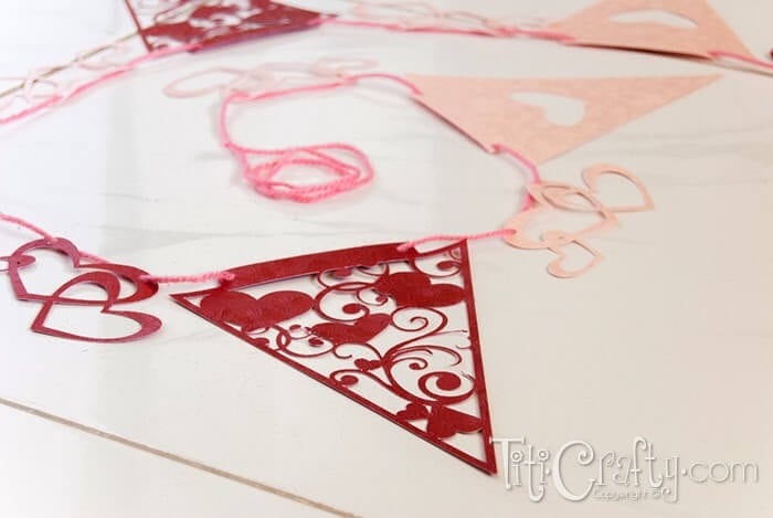 Image of a Valentine\'s Day bunting