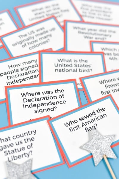 4th of July trivia questions printed on individual cards