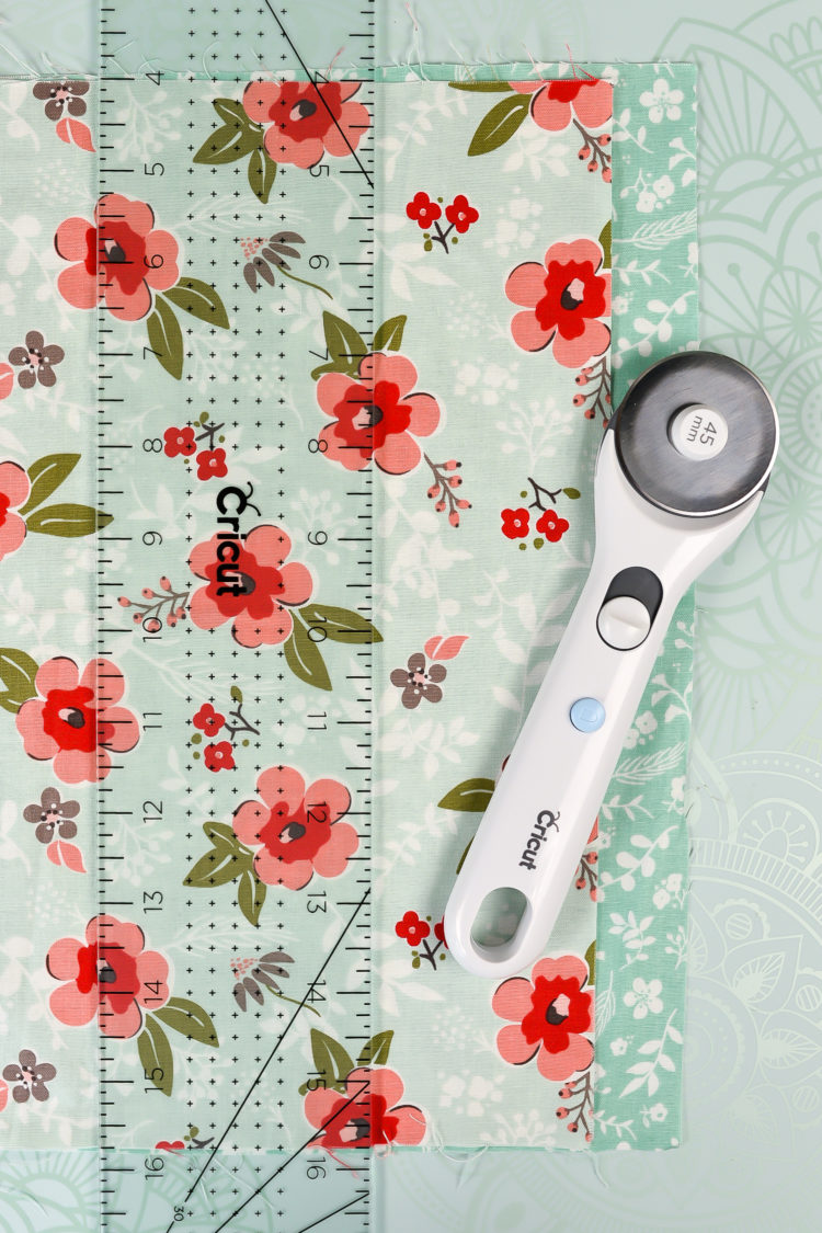 Cricut Metal Ruler - Safety Cutting Ruler for Use with Rotary Cutters,  Cricut TrueControl knife, Xacto knife - Great For Quilting, Scrapbooking,  Crafting and Paper Cutting - 18, Rose