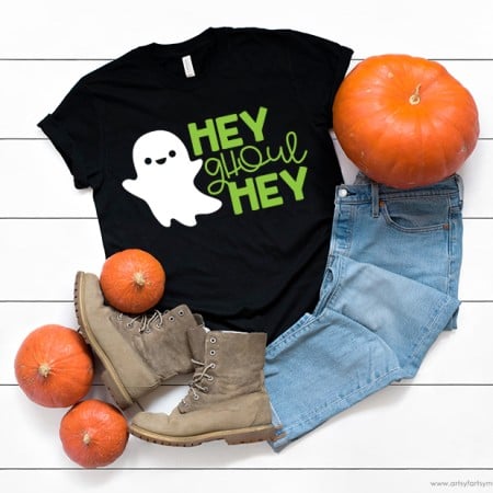Black t-shirt with an image of a ghost and the saying Hey Ghoul Hey
