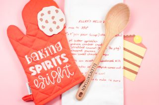 Personalized Christmas Gift Idea: Make this DIY Baking Set with the Cricut
