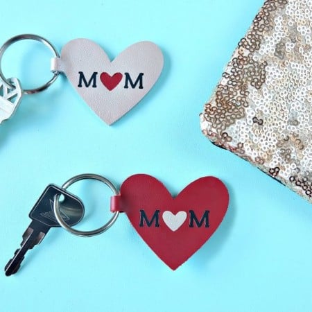 Mom Keychain - Hello Creative Family