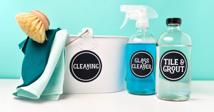 Printable vinyl project: labels for cleaning supplies