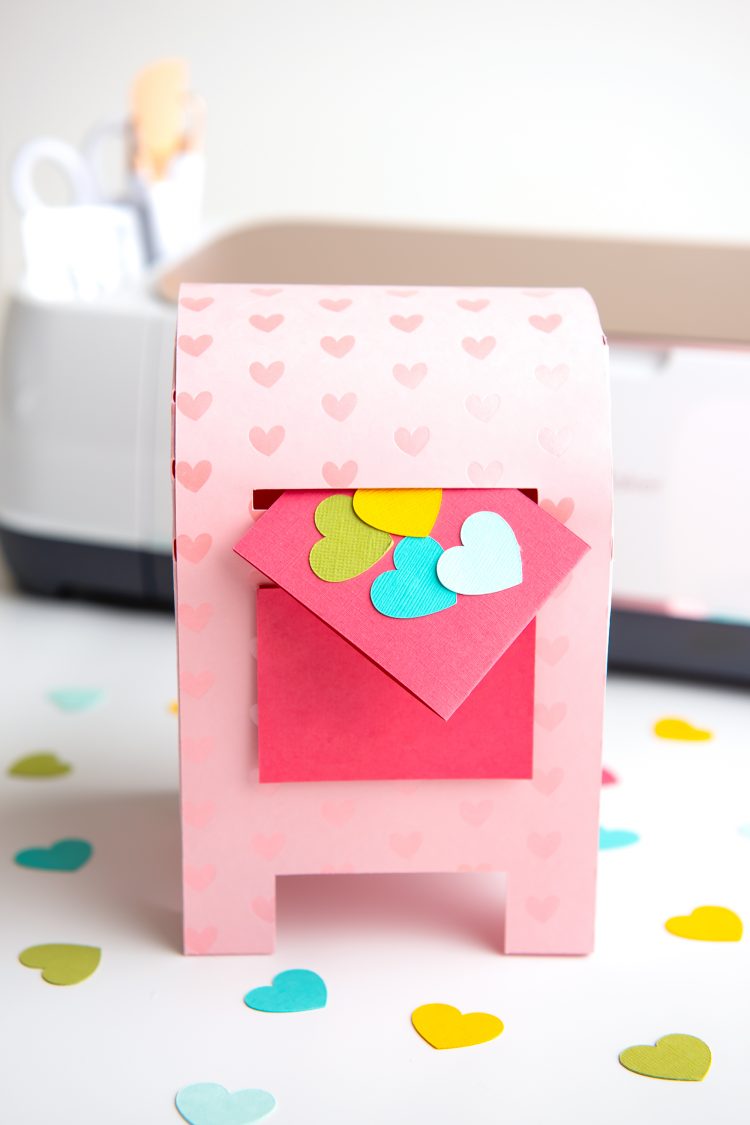 DIY Valentine's Day Box with the Cricut - Hey, Let's Make Stuff