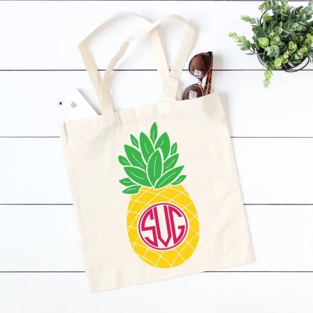 Tote with a pineapple monogram
