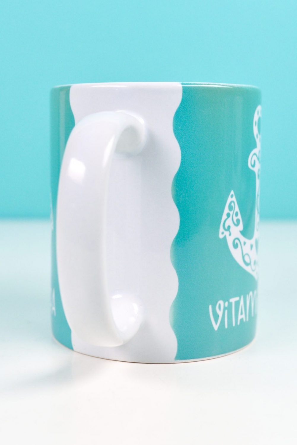 Mug showing uneven transfer by the handle