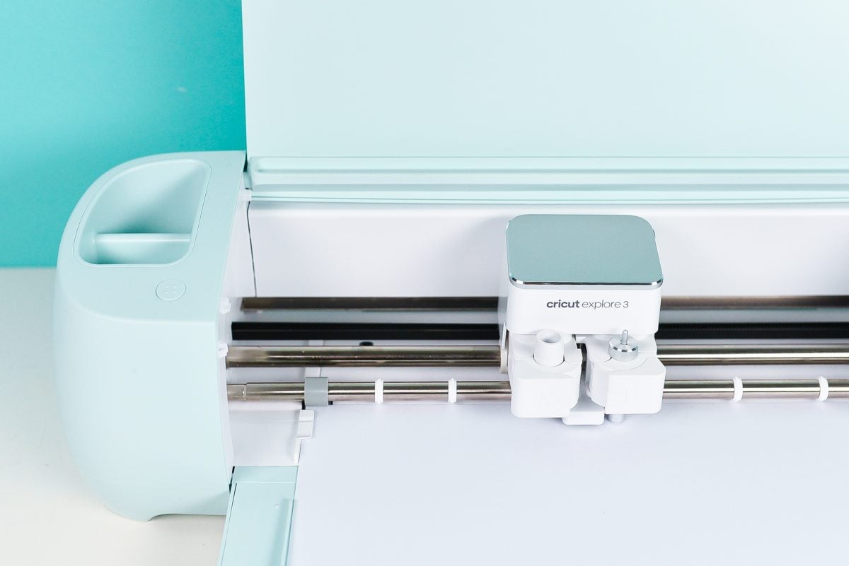 Guides for cutting smart materials on Cricut Explore 3