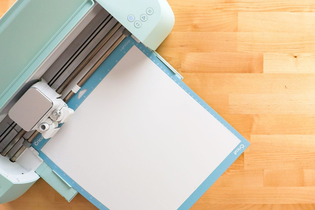 How to Make a Cricut Vinyl Decal for Cutting Board