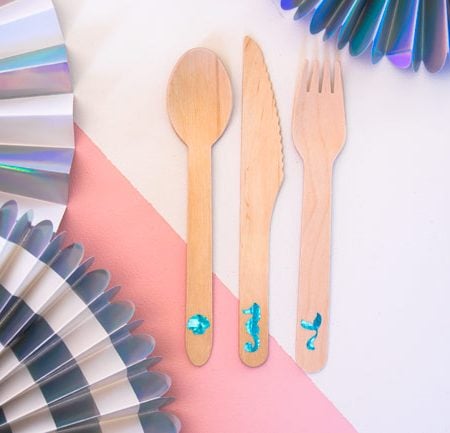Wooden cutlery decorated with ocean decor