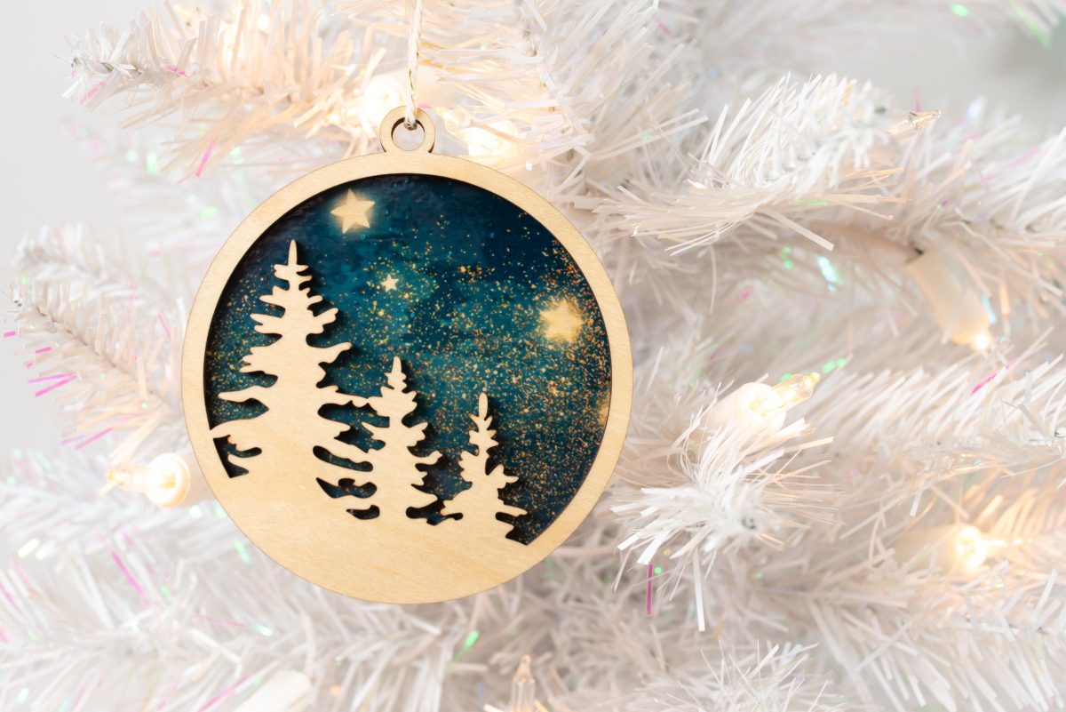 DIY Wood Ornaments with Cricut Maker and Screen Printing