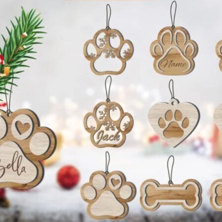 Ornaments made of wood and cut out as paws or bones for a beloved pet