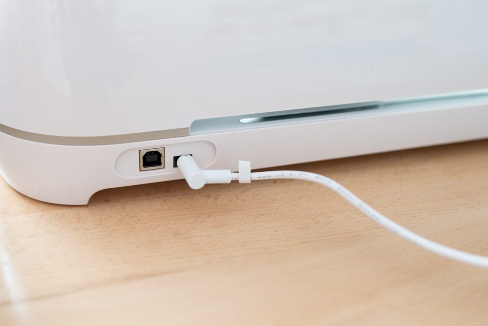 Cricut Maker 4 plug with right angle