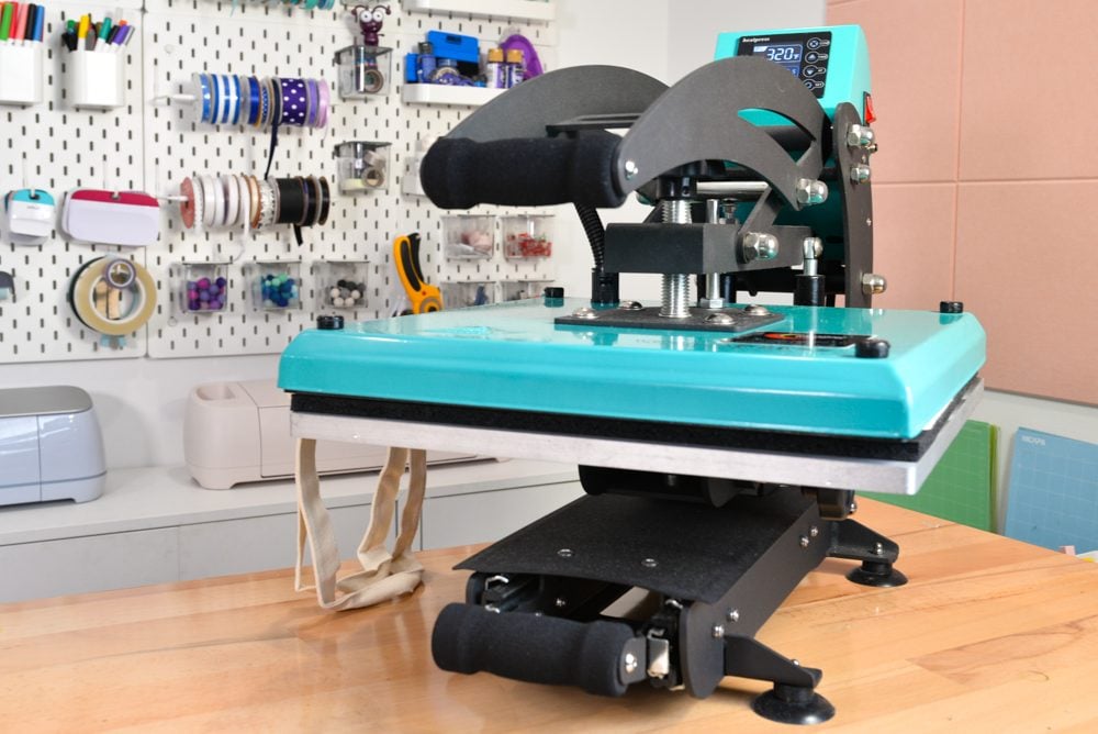 Heat press closed with bag inside